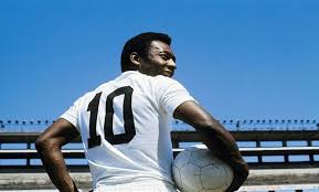50 ans après, il est toujours considéré comme le meilleur joueur de football de tous les temps. Bresil La Legende Pele Souffle Sa 80e Bougie Aujourd Hui