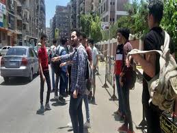 ويؤدي طلاب الثانوية العامة (الشعبة العلمية/ رياضة) امتحان الرياضيات البحتة (جبر، وهندسة فراغية) بإجمالي 100 ألف و435 طالبا/طالبة، ويؤدي طلبة الثانوية العامة (المكفوفين) امتحان اللغة الأجنبية الأولى (ورقة أولى) بإجمالي 255 طالبا/طالبة. Ecvd1ctu9v4bnm