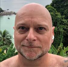 Hi, we've never been to Andorra. Thinking of going as a group of 3  intermediate skiers and one beginner from 22nd