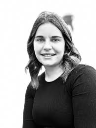 Bobbie Costello's Instagram, Twitter & Facebook