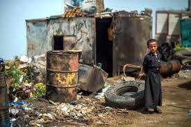 Widespread conflict, severe economic decline, food insecurity and collapse of essential services continue to take an enormous toll on the population, exacerbating existing vulnerabilities. Jemen Bmz