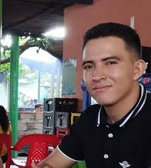 Buscan Darwin Sanchez, un joven que ayer miércoles fue a buscar esmeraldas  en el Río Carare, sector Playa de Mata de Cacao de la Vereda el Valiente,  municipio de Cimitarra. Desafortunadamente el