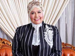 Malaysia, securiforce, iron lady, datuk dr.maznah, motivasi memburu kejayaan, tan sri, beliau, hashim, melayu, pengerusi conversations with datuk dr. Sade1013 Asas Keusahawanan