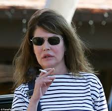 Lara Flynn Boyle, 43, is unrecognisable in Bel Air