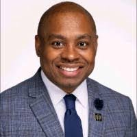 Moses Fox's Instagram, Twitter & Facebook