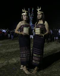 Sejarah kerajaan samudra pasai 4. Pakaian Adat Kab Alor Ntt Mode Wanita Wanita Budaya