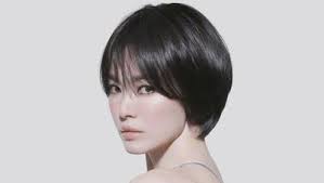 BLACKPINK's Lisa Looks Amazing With Short Bob Hair