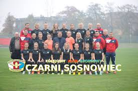 Trenerem zespołu od sierpnia 2019 roku jest sebastian stemplewski (wychowanek zagłębia sosnowiec, występował m.in. Futbolkobiet Pl Oto Rywalki Czarnych Sosnowiec Na Facebook