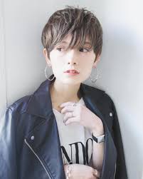 小屋侑大 ways さんはinstagramを利用しています ウェットウェービーショート ショートヘアでもスタイリングの仕方でこんなにも雰囲気が変わります シーン別で髪も変えると新たな自分に変身したみたいに ストレートアイロンで波ウェーブを巻いたと