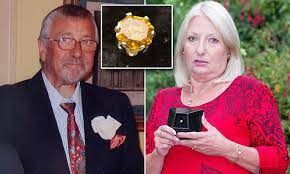 The lifegem diamond can also be made from the carbon in a lock of hair. I Turned My Dead Husband Into A Diamond The Bizarre Trend For Making Keepsakes From A Loved One S Ashes Daily Mail Online