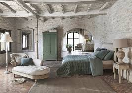 Falls kleine kinder oder aktive. Lampe Aus Geschnitztem Holz Mit Lampenschirm Aus Stoff H 84 Cm Colette Maisons Du Monde