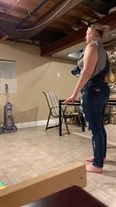 Premier tiktok a vie🤷🏼‍♀️! Faut nous laisser une chance! #quarantaine  #onarienafaire #vino #soireedefille 🍷@claudyannedoucet