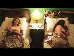 مشهد نيللى وهى نايمه وبتضحك من مسلسل نيللى وشريهان مسخره Comedy Youtube