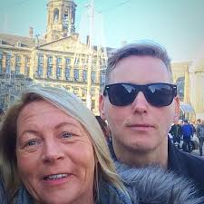 Les Henderson (@les.henderson.77) • Facebook, Connect with friends