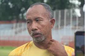 Persebaya Tunjuk Uston Nawawi Gantikan Paul Munster