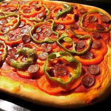 Pizza Aux Poivrons Et Au Chorizo Pizza Poivron Cuisine Recette Pizza