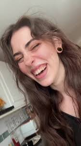 Scarlet-Luna Clementson (@scarletanastasia.m)