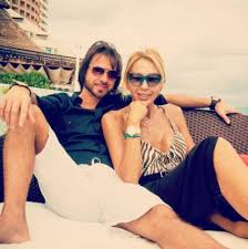 Cristian zuárez rompió su silencio y contó su verdad, luego de ser acusado de engañar a laura bozzo. Se Caso Cristian Zuarez Una Foto Del Ex De Laura Bozzo Genera Dudas Famosos Univision