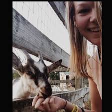 Alex Cahill (@xoalexxxxo)