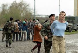 Added 3 years ago by ducknation. Bild Zu Betty Gilpin The Hunt Bild Betty Gilpin Filmstarts De