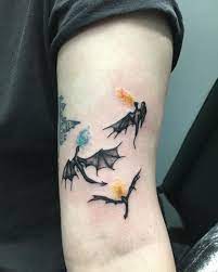 20 Game Of Thrones Tattoos Emilia Clarke Sophie Turner Game Of Thrones Tattoo Throne Tattoo Hand Tattoos