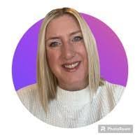 Marie Williamson's Instagram, Twitter & Facebook