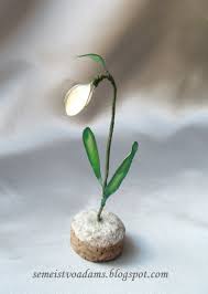 Wire Snowdrop With Nail Polish Podsnezhniki Iz Provoloka I Laka Dlya Nogtej Nail Polish Flowers Wire Flowers Nail Polish Crafts