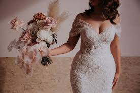 Stunning In Season Flowers For A Spring Wedding With Images Queensland Brides