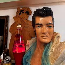 Thanks to Michele and Rob at Rascal Salvage Vintage for hosting the first  stop