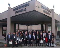 Merkez kampüste bulunan kamil güleç kütüphanesi. Karabuk Universitesi Teknoloji Gelistirme Bolgesi Yonetici Anonim Sirketi Ortaklarindan Kocaeli Teknopark Ziyareti