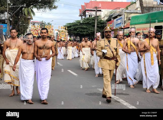 AARATTU PROCESSION AT SREE PADMANABHASWAMY TEMPLE IN TRIVANDRUM Stock Photo - Alamy