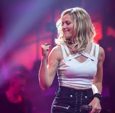 Check spelling or type a new query. Helene Fischer Live Am Liebsten Wurde Ich Mir Jetzt Alles Runterreissen Welt