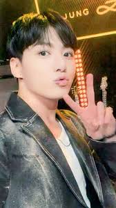 Has anyone in the UK received their pledges, or at least had them shipped??  We're getting close to the end of May and I've still not heard anything and  I'm starting to