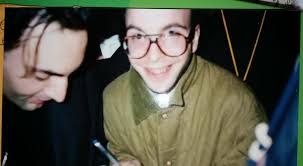 Carissimi fan! Nella prima foto Mango e Gianfranco Paoletti a Milano con la  fanzine n 10 del Notes Mango... Poi un bellissimo Pino che autografa il cd  a un felicissimo Paoletti. E