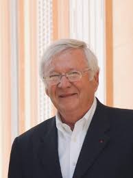 🎗 Le Maire David Rachline rend hommage au Général Maurice Accary, disparu  le 20 mai à l'âge de 91 ans. 🇫🇷 Homme de devoir et de fidélité, le  Général Accary a consacré