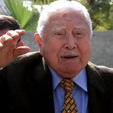 Restituyen bienes decomisados a la familia de Pinochet