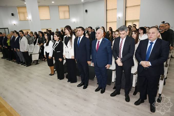 Prezident YAP-ın VIII Qurultayında ölkəmizin gələcək inkişaf yolunun strateji xəritəsini müəyyənləşdirdi Oktyabrın 29-da AZƏRTAC-da Yeni Azərbaycan Partiyası (YAP) Binəqədi rayon təşkilatının Prezide