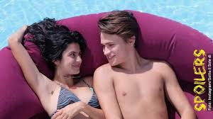 Tommaso paradiso canta sotto il sole di riccione. Quien Es Quien En Bajo El Sol De Riccione Pelicula Italiana De Netflix