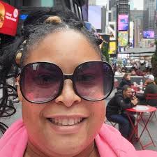 Dave, first of all I don't appreciate that... This is the last time I'm  talking to you in October, good luck!" 🤣 Dave Roberts had jokes for Derek  Jeter ahead of the