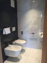 This bilder badezimmer marmor fliesen graphic has 14 dominated colors, which include medlar, swing sage, snowflake, tin, camel hide, steel, uniform grey, kettleman, pig iron, black cat, centra. Kleines Badezimmer Mit Xxl Fliesen In Marmoroptik Badezimmer Fliesen Marmorfliesen Badezimmer Fliesen Badezimmer Fliesen Ideen Kleine Badezimmer Design