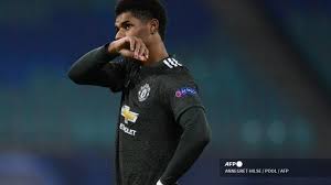 Check how to watch fulham vs man utd live stream. Susunan Pemain Live Streaming Fulham Vs Man United Ole Cadangkan Rashford Live Mola Tv Tribunnews Com Mobile
