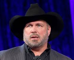 Troyal garth brooks (born february 7, 1962) is an american singer and songwriter. Garth Brooks Sanders Jersey Irks Trump Fans On Instagram New York Daily News