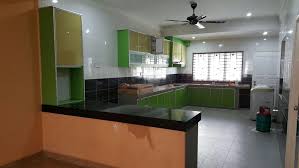 Rumah teres setia eco glades, rumah teres di jual di sabah, rumah teres setingkat ttdi diubah suai seperti banglo via www.pinterest.com. Reka Bentuk Dapur Rumah Teres Desainrumahid Com