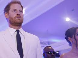 Francia Raisa Nuda entices with irresistible charm a tantalizing vibe