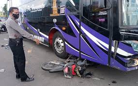 Haryanto membeli 11 unit bus lelangan yang terdiri atas 6 unit eks nusantara (1 1525, 2 1626, 3 1830) dan 5. Bus Terobos Lampu Merah Lalu Tabrak Motor Di Perempatan Kebakkramat Warga Sragen Meninggal