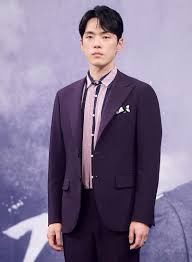 He is best known for his roles on television series welcome to waikiki, crash landing on you and mr. Kim Jung Hyun Criticized For Cold Behavior At Time Press Conference Bias Wrecker Kpop News