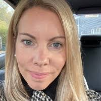 Jennifer Cuthbert's Instagram, Twitter & Facebook