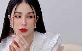 Kinh doanh giàu cỡ nào mà Diệp Lâm Anh "không ngại" ly thân chồng thiếu gia?