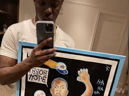 The first sight of shmurda's homecoming was hopping off a jet with. Bobby Shmurda Denies Rumors He Has A White Girlfriend Sohh Com