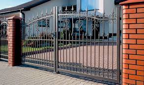 Fluegeltor 2 Jpg 646 380 Zaune Und Tore Zaun Garten